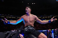 Лучшие моменты и финиши турнира UFC 318: Холлоуэй vs. Порье – видео