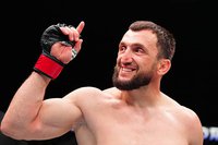 Муслим Салихов нокаутировал Карлоса Леаля в первом раунде на UFC on ABC 9 – видео
