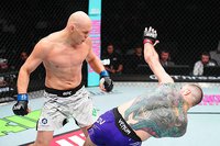 Никита Крылов проиграл Богдану Гуськову жёстким нокаутом на UFC on ABC 9 – видео
