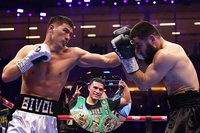 Давид Бенавидес объяснил, почему в третьем поединке поединке Бивола и Бетербиева нет смысла