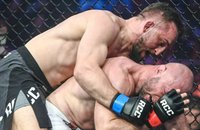 Владислав Ковалёв финишировал Александра Шлеменко в реванше – видео