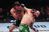  Названы обладатели бонусов по итогам турнира UFC Fight Night 259