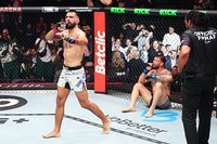 Бенуа Сен-Дени досрочно выиграл у Маурисио Руффи на UFC Fight Night 258 – видео